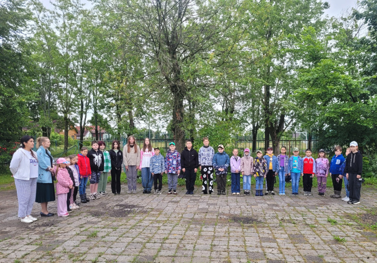 1 июля- новая смена в пришкольном лагере..